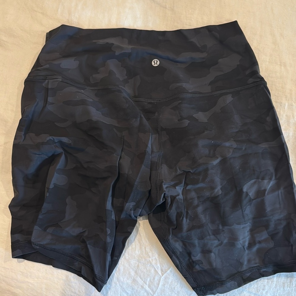 Lululemon align shorts black camo size 10